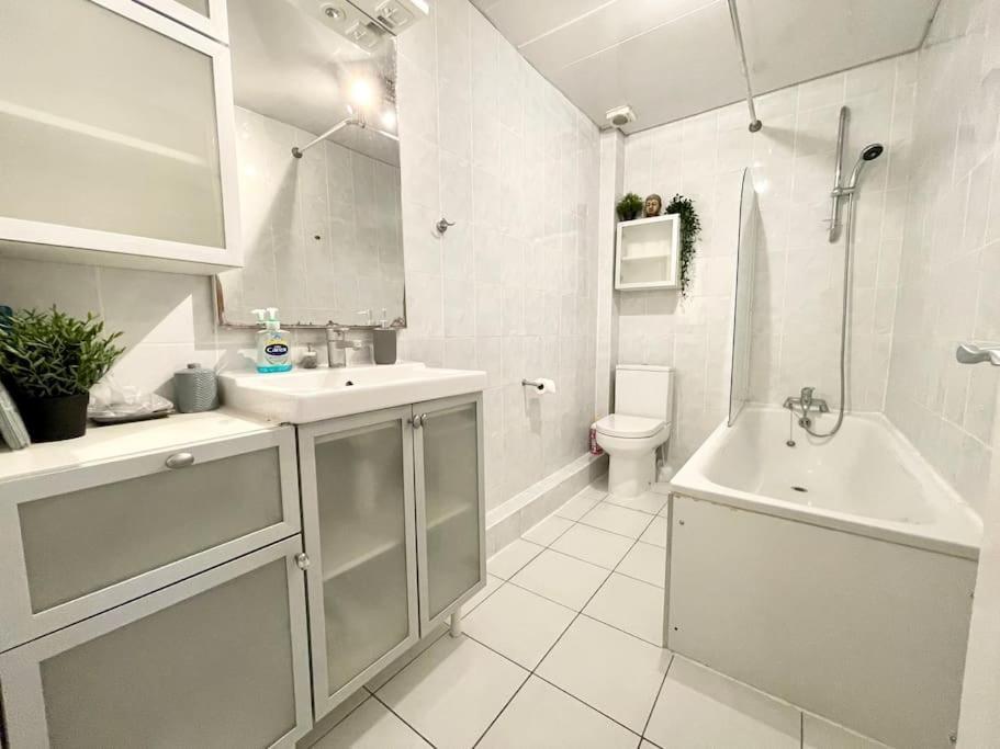 *New* Beautiful 2 Bedroom House In Central Location Londres Exterior foto